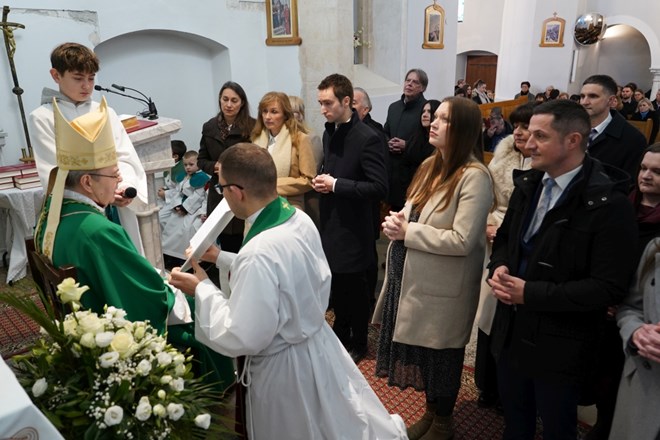 ​Biskup Radoš postavio u službu lektora 19 čitača Župe Sveti Martin na Muri